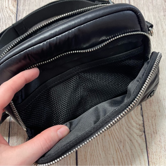 Lululemon Everywhere Crossbody Bag 2L
Wunder Puff - Picture 8 of 11